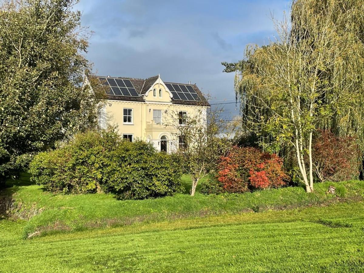Caemorgan Mansion Hotel Cardigan Exterior foto