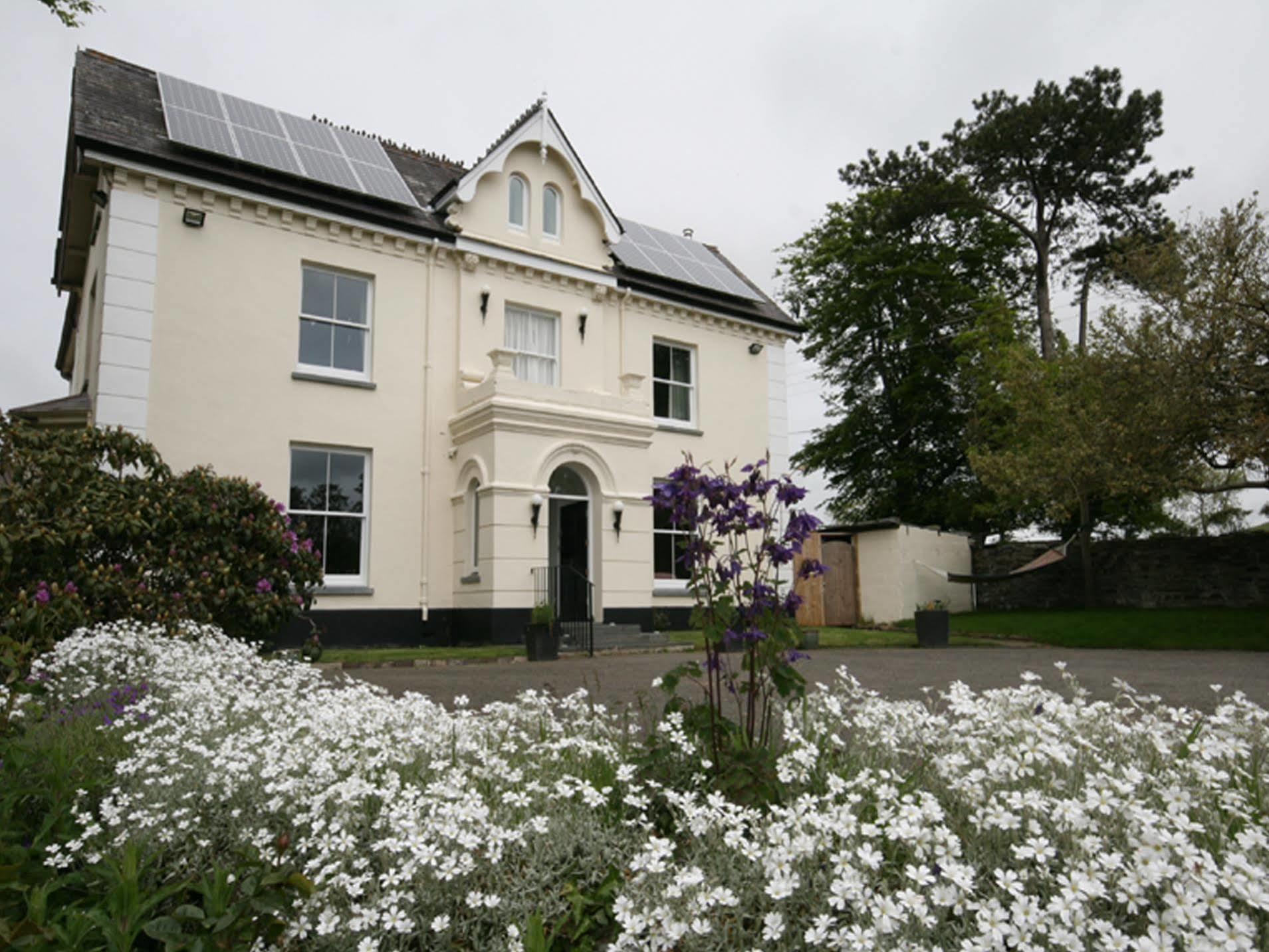 Caemorgan Mansion Hotel Cardigan Exterior foto